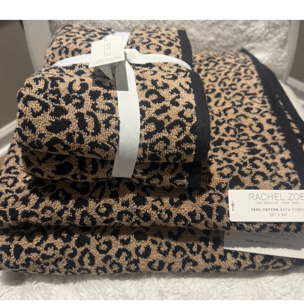 Rachel Zoe 4 Pc Set Leopard Cheetah Animal Print Bath Hand Towels  Set of 4 New